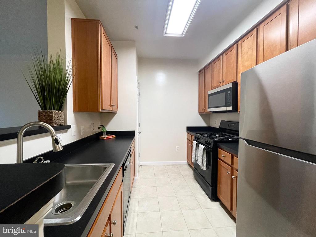 4862 Eisenhower Ave #269