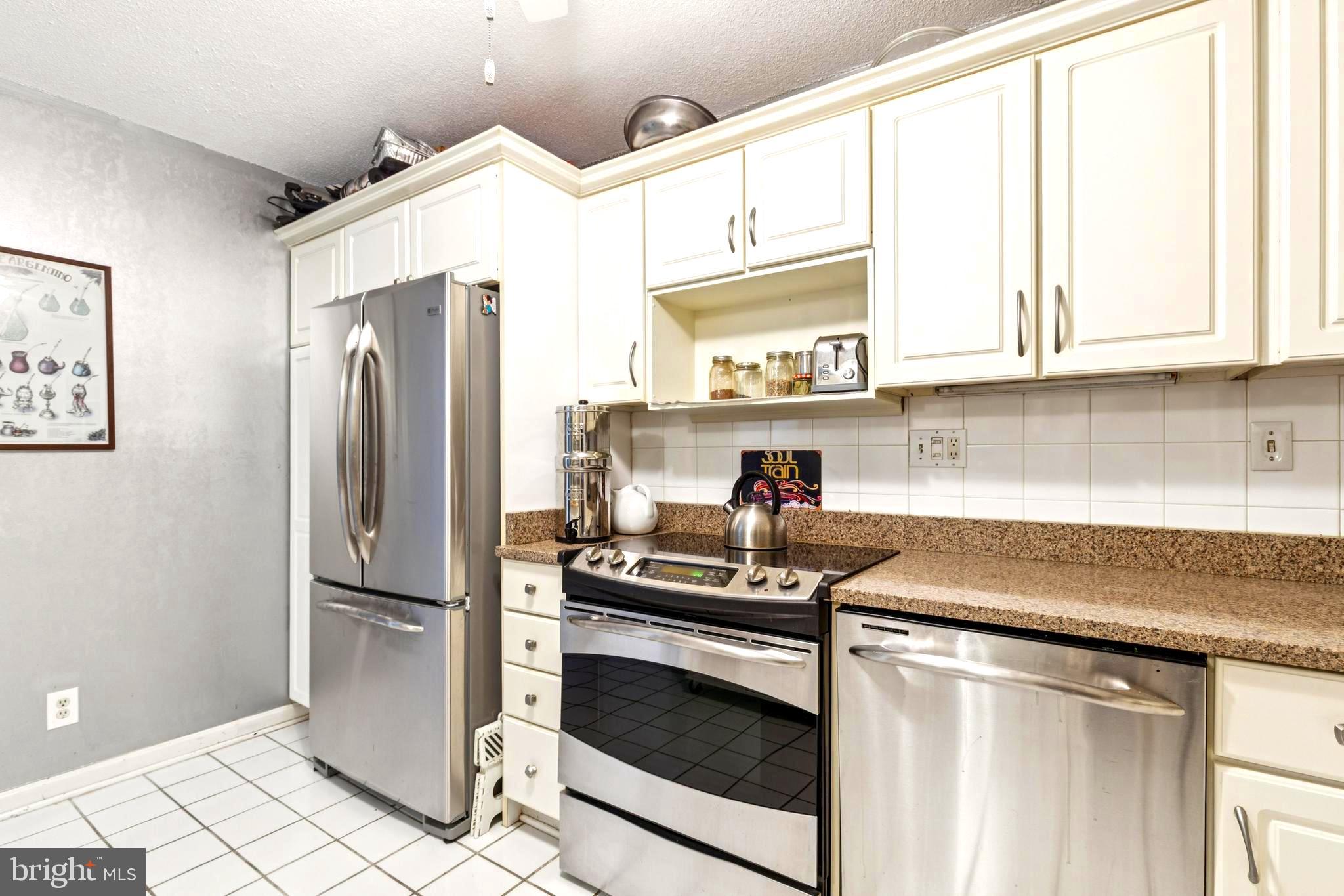 307 YOAKUM PKWY #519