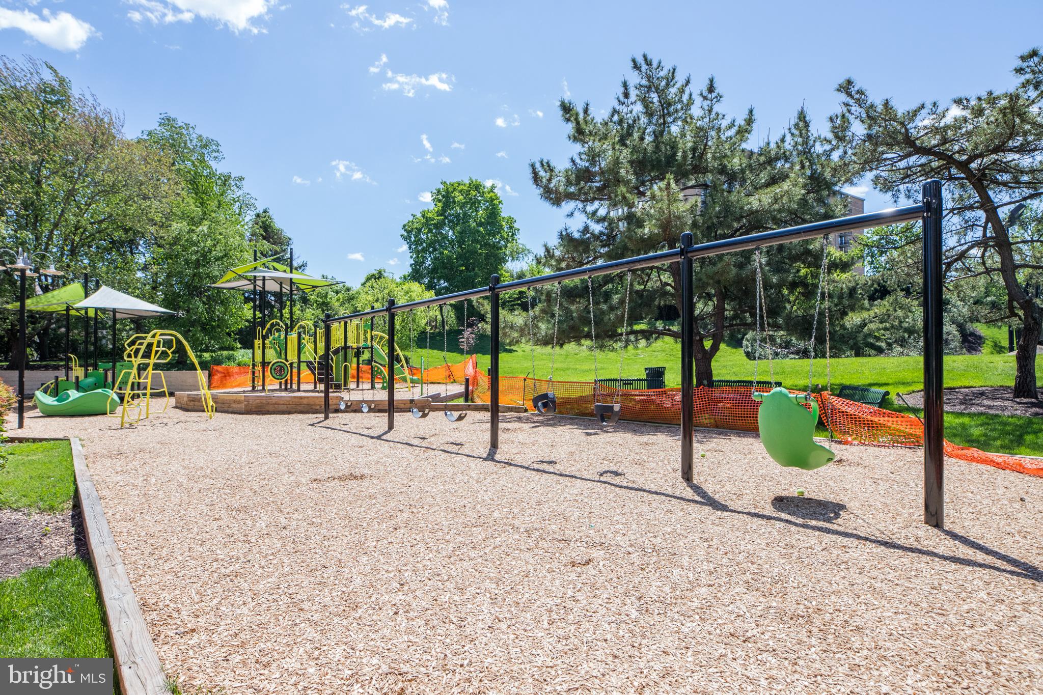 307 YOAKUM PKWY #519