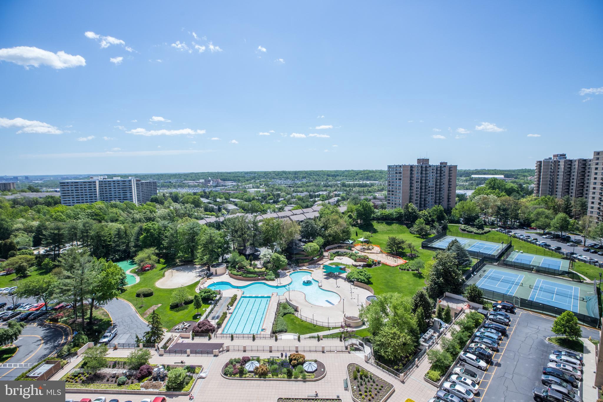 307 YOAKUM PKWY #519