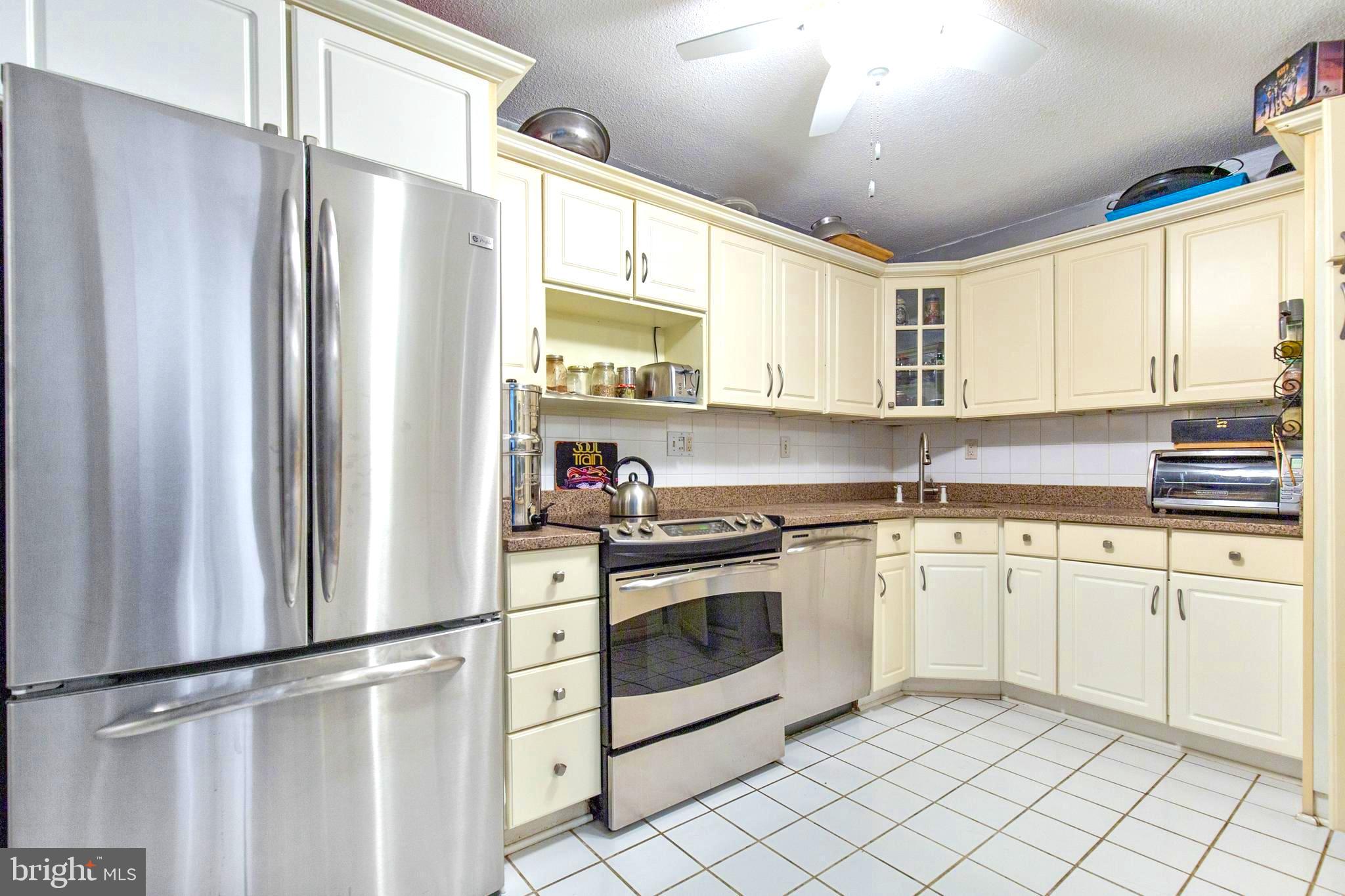 307 YOAKUM PKWY #519