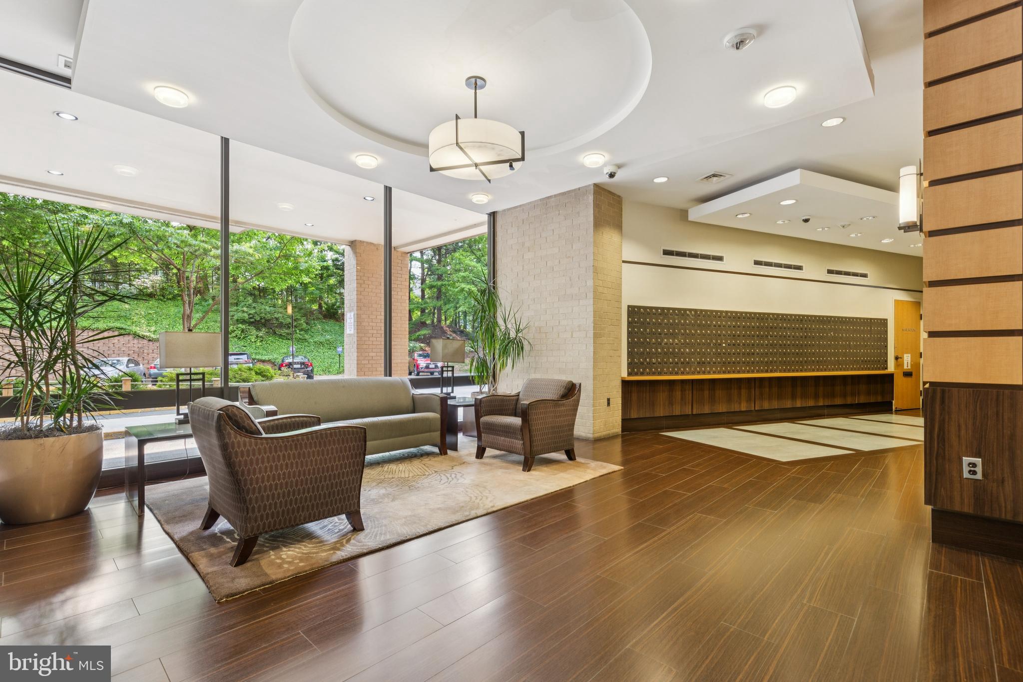 307 YOAKUM PKWY #519