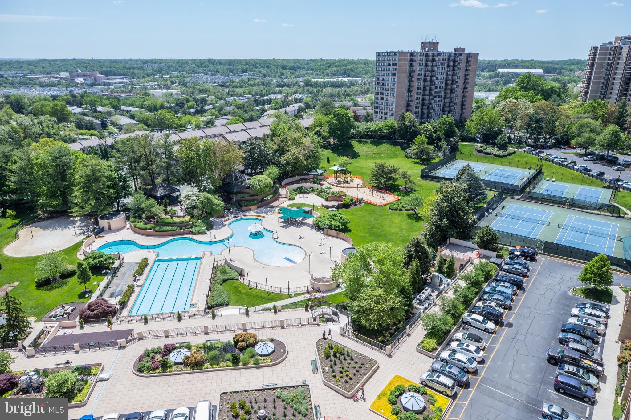 307 YOAKUM PKWY #519