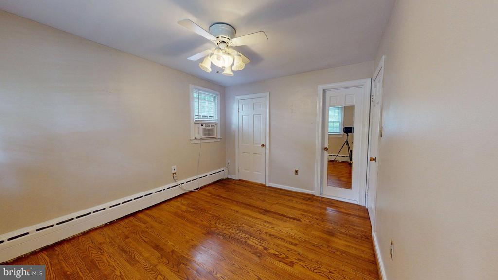 15 E CUSTIS AVE