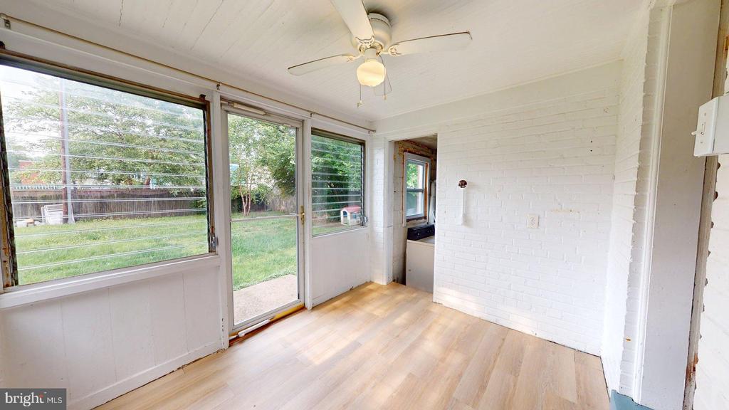 15 E CUSTIS AVE