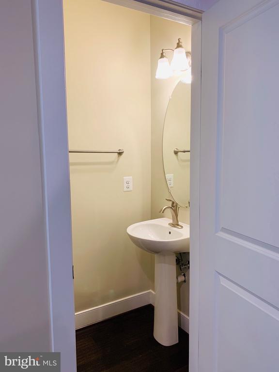 2107 MAIN LINE BLVD #101