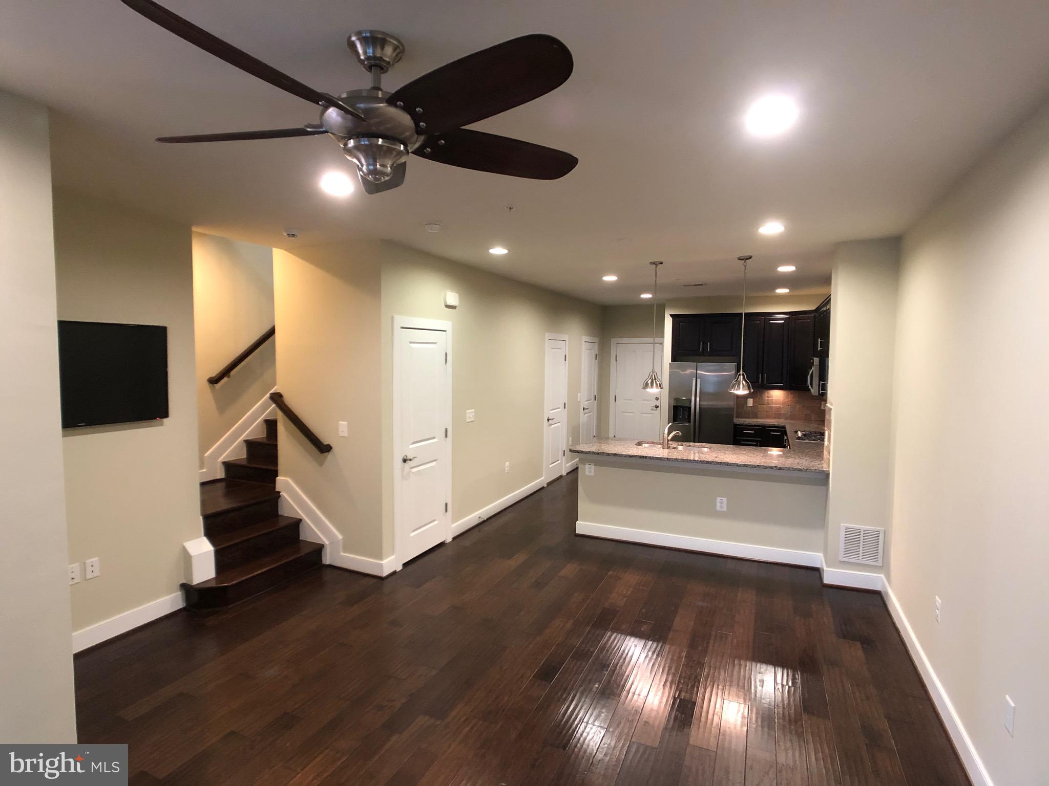 2107 MAIN LINE BLVD #101
