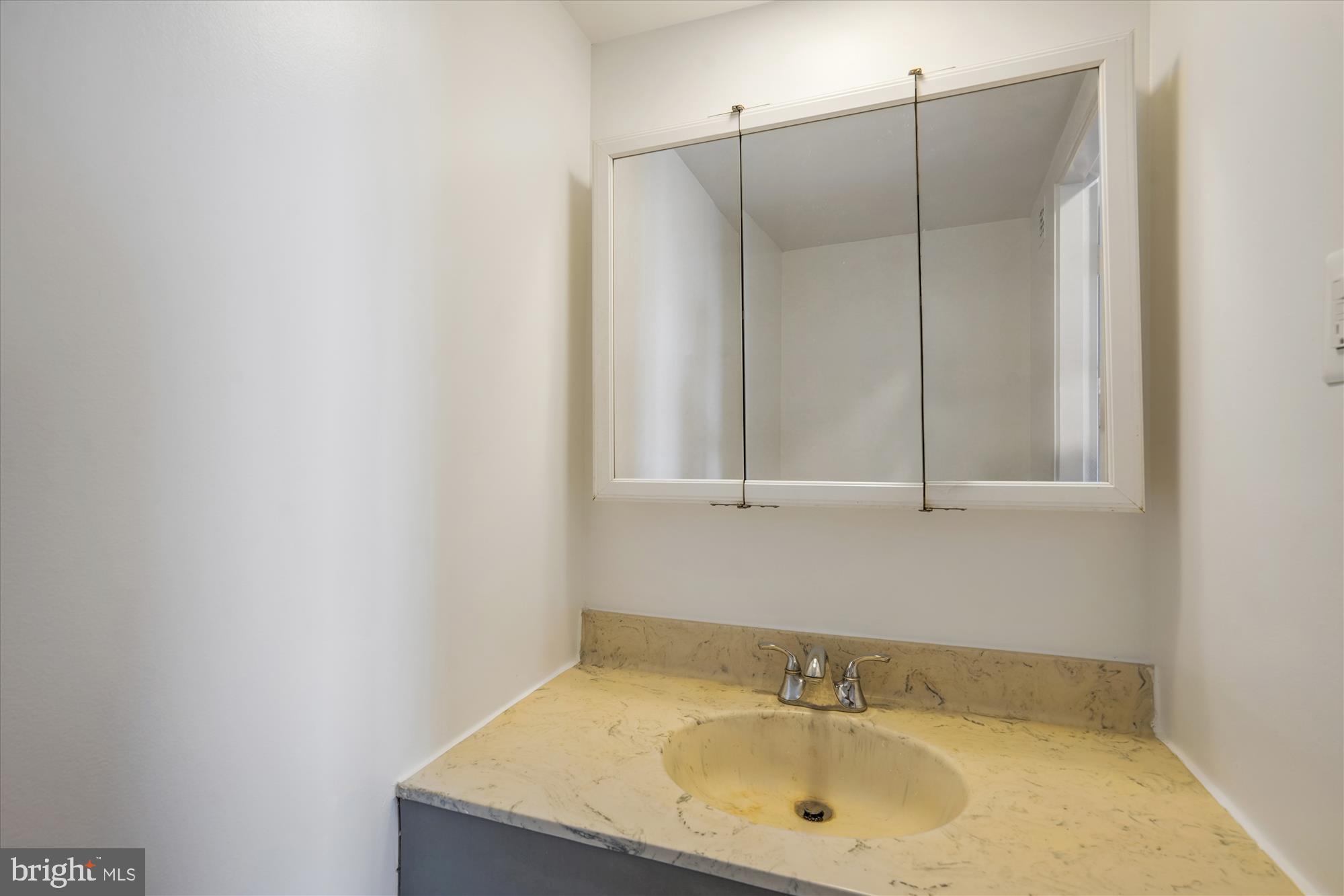 301 N Beauregard St #1507