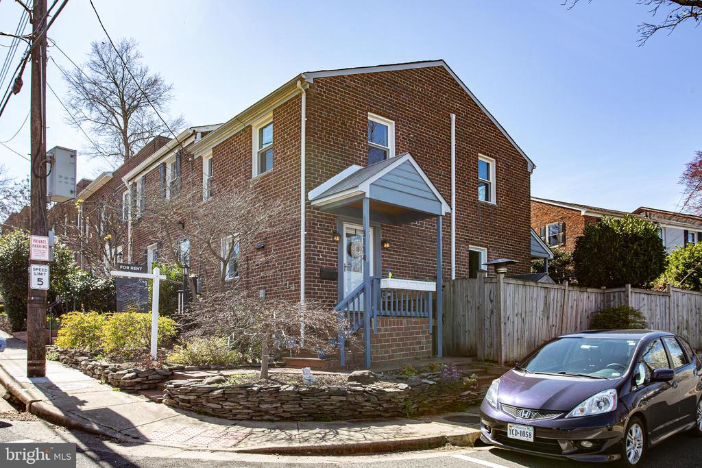 3114 LANDOVER ST
