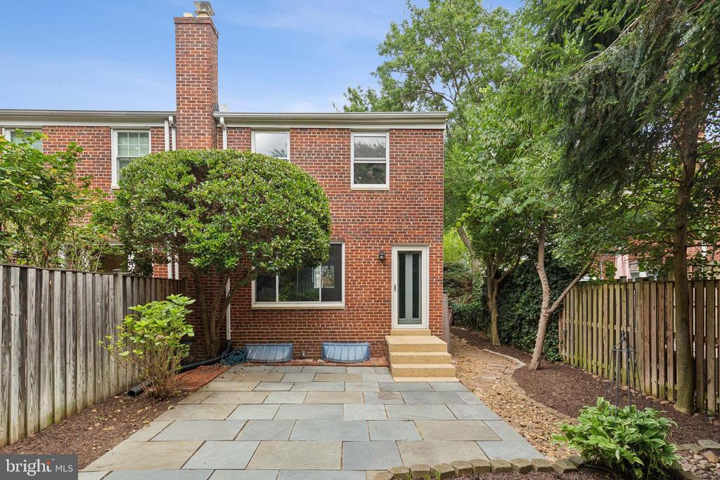 202 GUTHRIE AVE