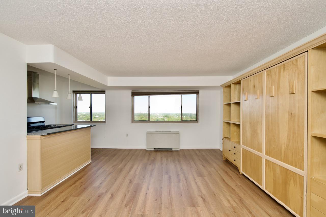 2500 N VAN DORN ST #1211