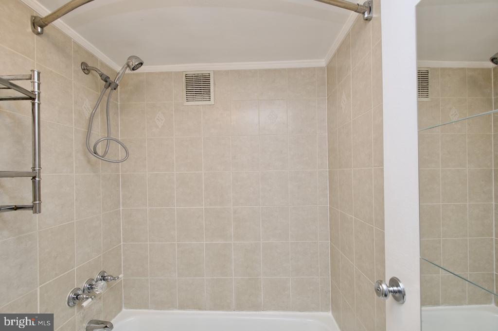 2500 N VAN DORN ST #1211