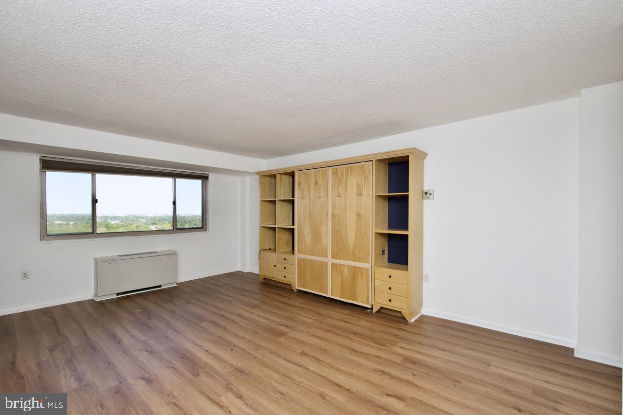 2500 N VAN DORN ST #1211