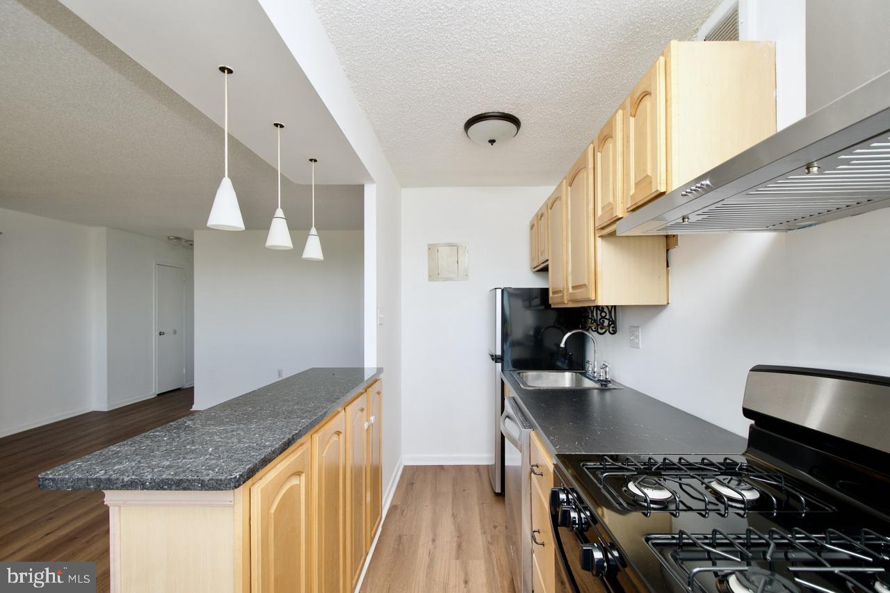 2500 N VAN DORN ST #1211