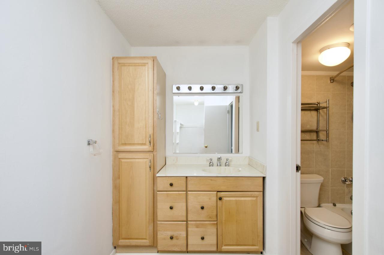 2500 N VAN DORN ST #1211