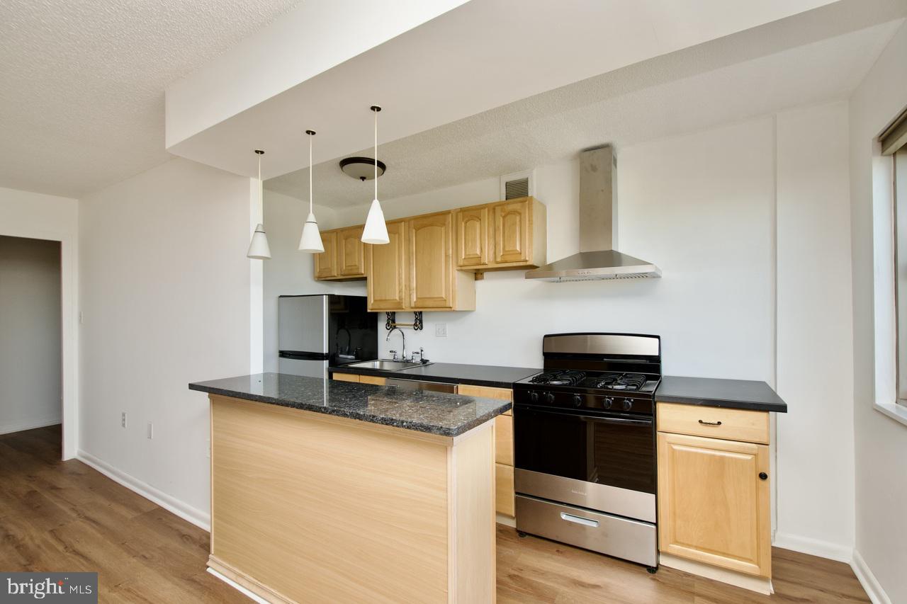 2500 N VAN DORN ST #1211