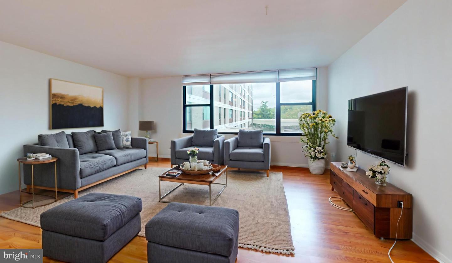 4600 Duke St #512