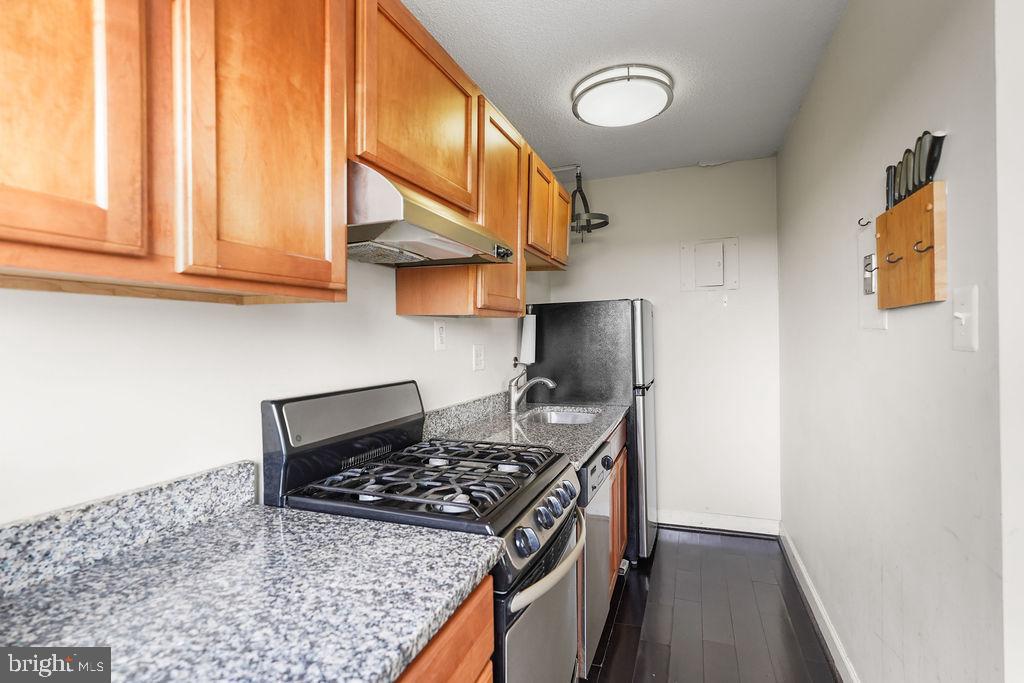 2500 N van Dorn St #517