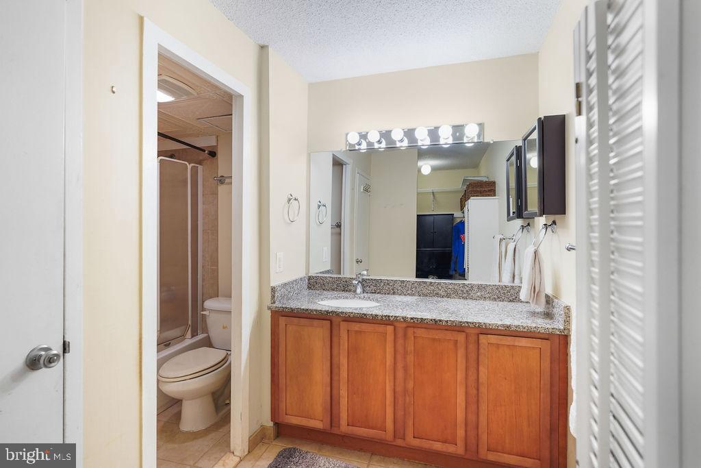 2500 N van Dorn St #517