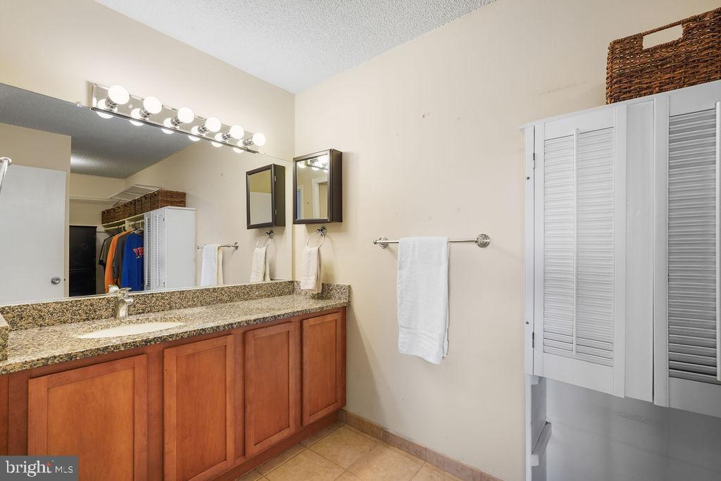 2500 N van Dorn St #517