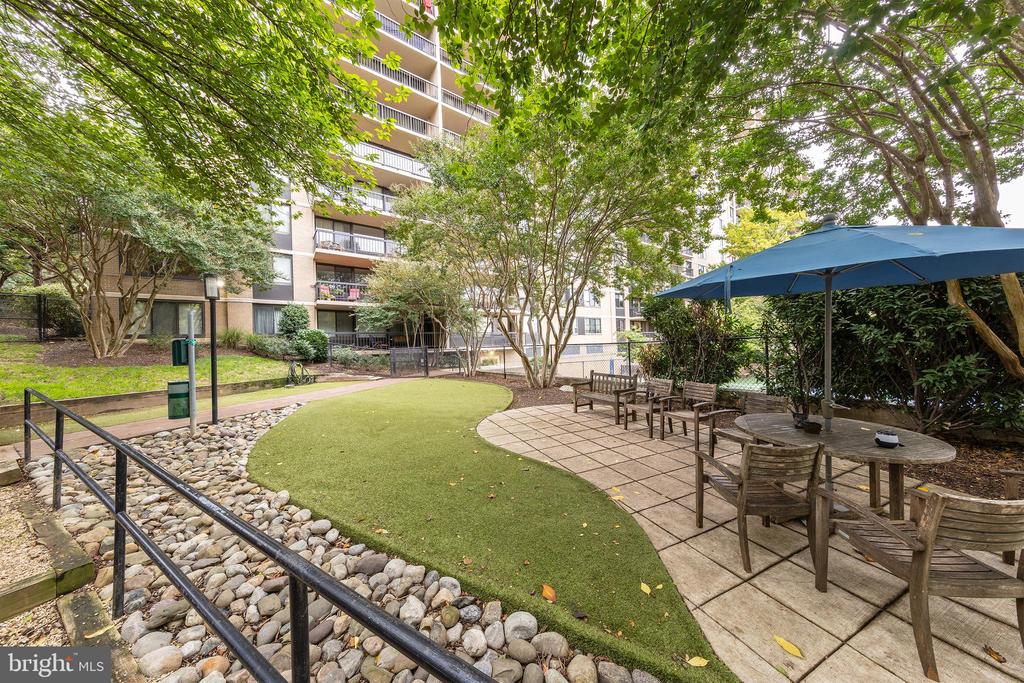 5500 HOLMES RUN PARKWAY 207