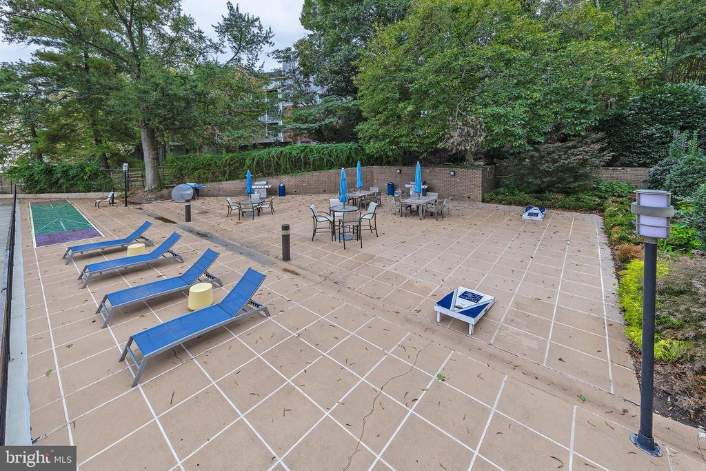 5500 HOLMES RUN PARKWAY 207