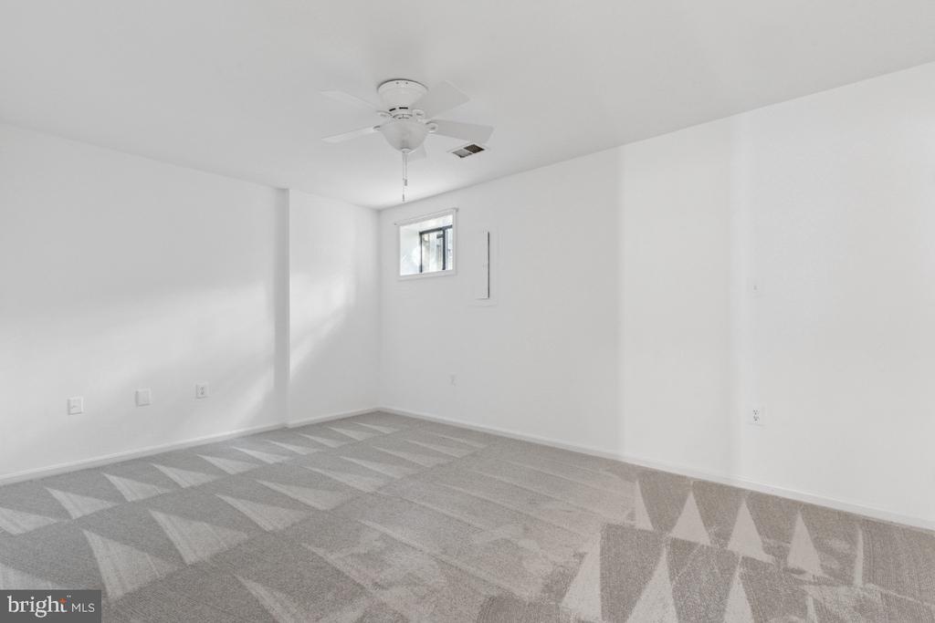 3804 VERMONT COURT