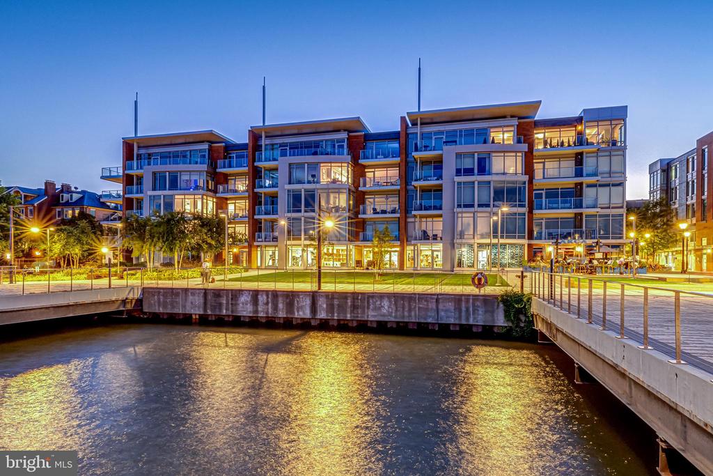 310 STRAND STREET Unit: 304