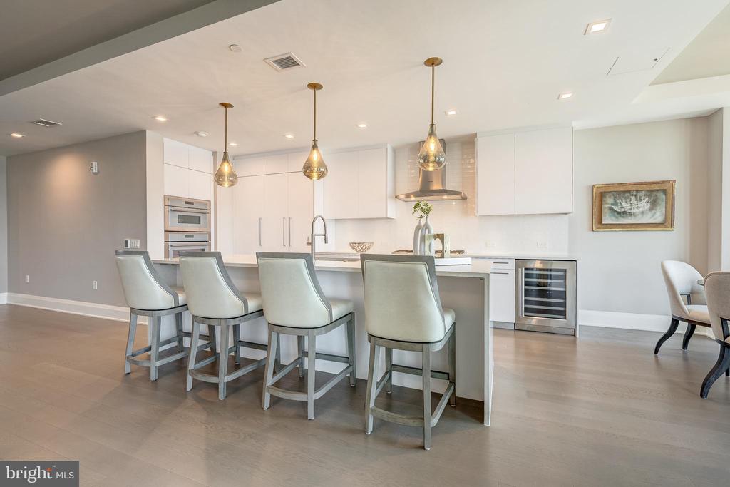 310 STRAND STREET Unit: 304