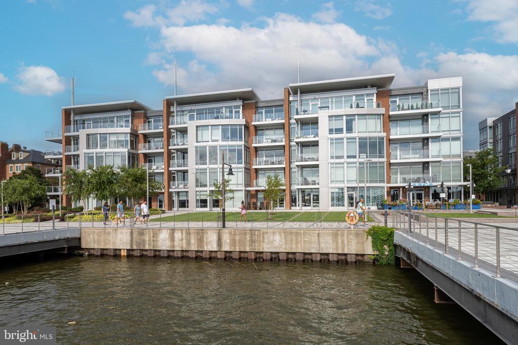310 STRAND STREET Unit: 304