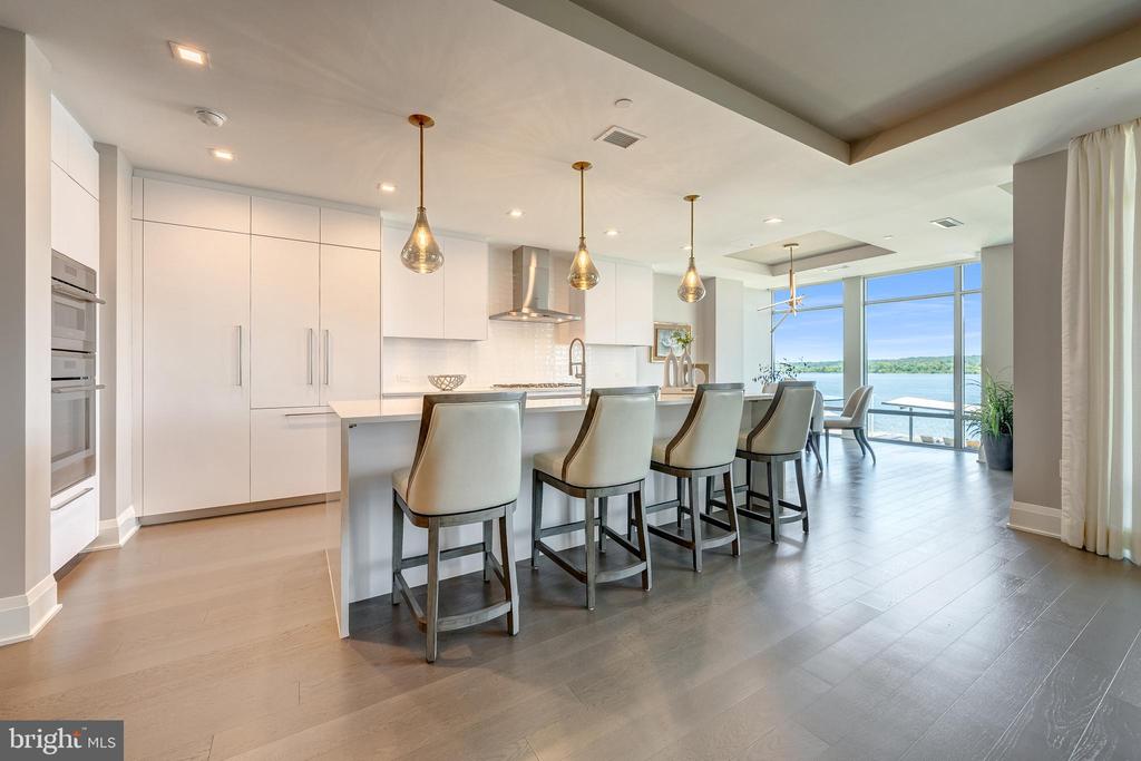 310 STRAND STREET Unit: 304