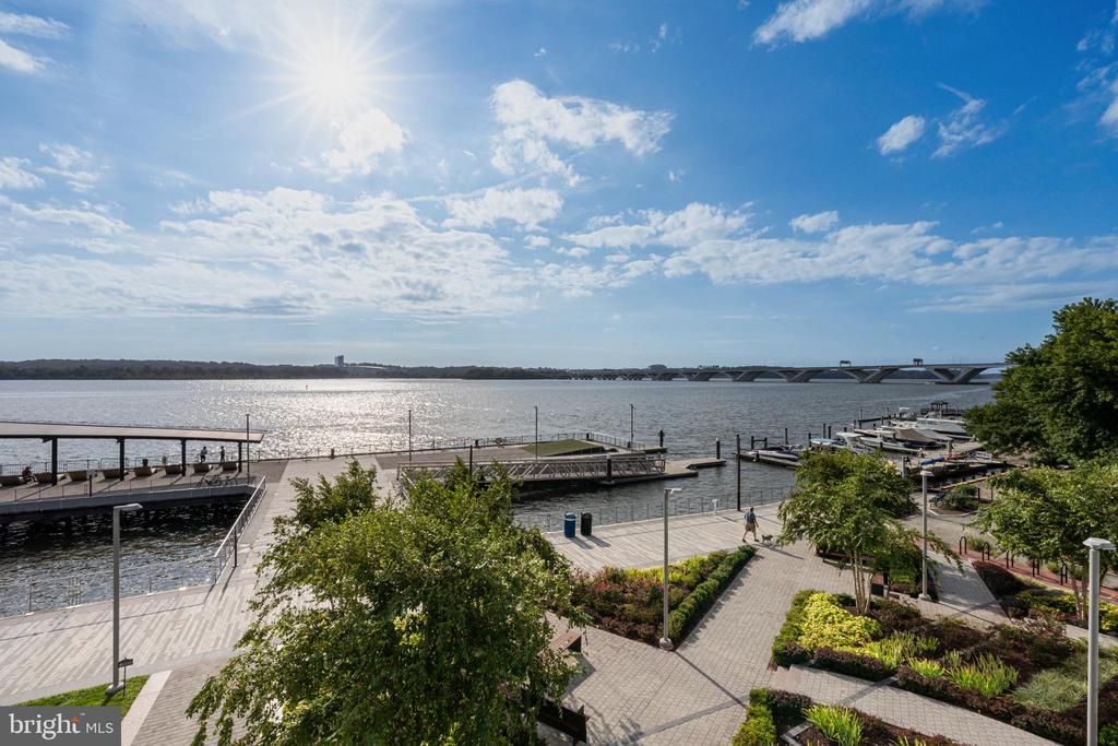 310 STRAND STREET Unit: 304