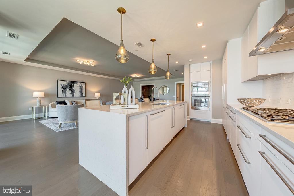 310 STRAND STREET Unit: 304