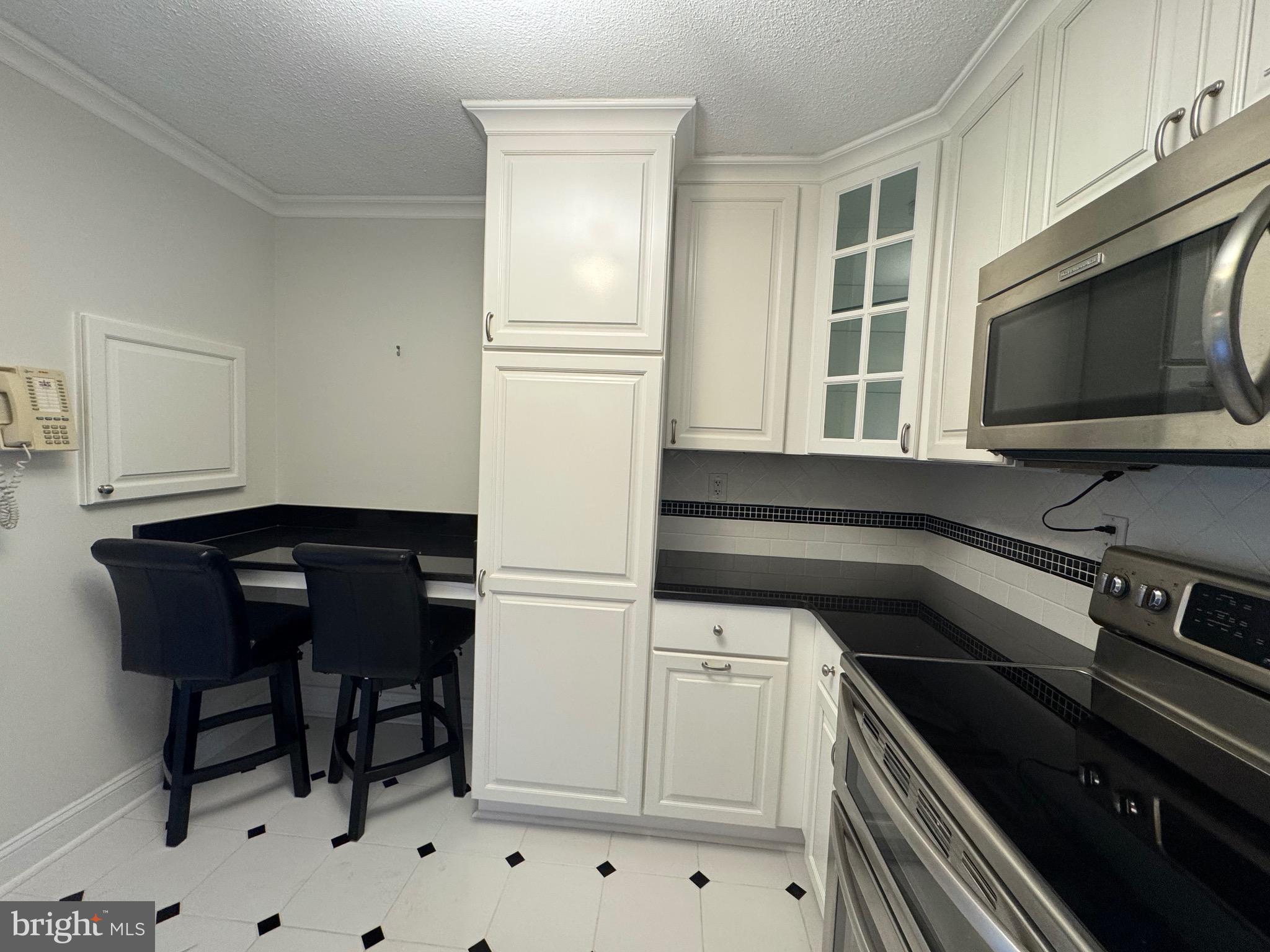 205 YOAKUM PARKWAY 916