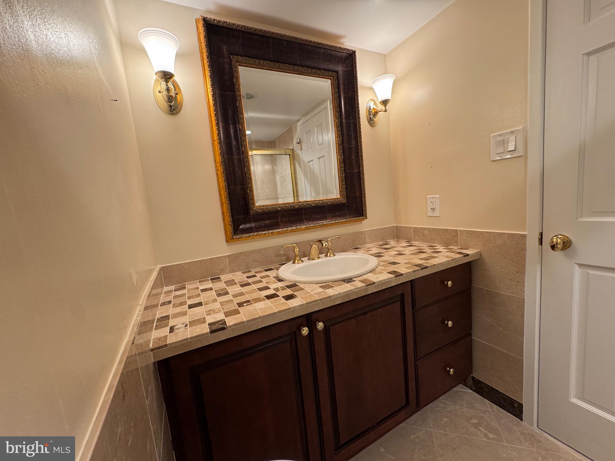 205 YOAKUM PARKWAY 916