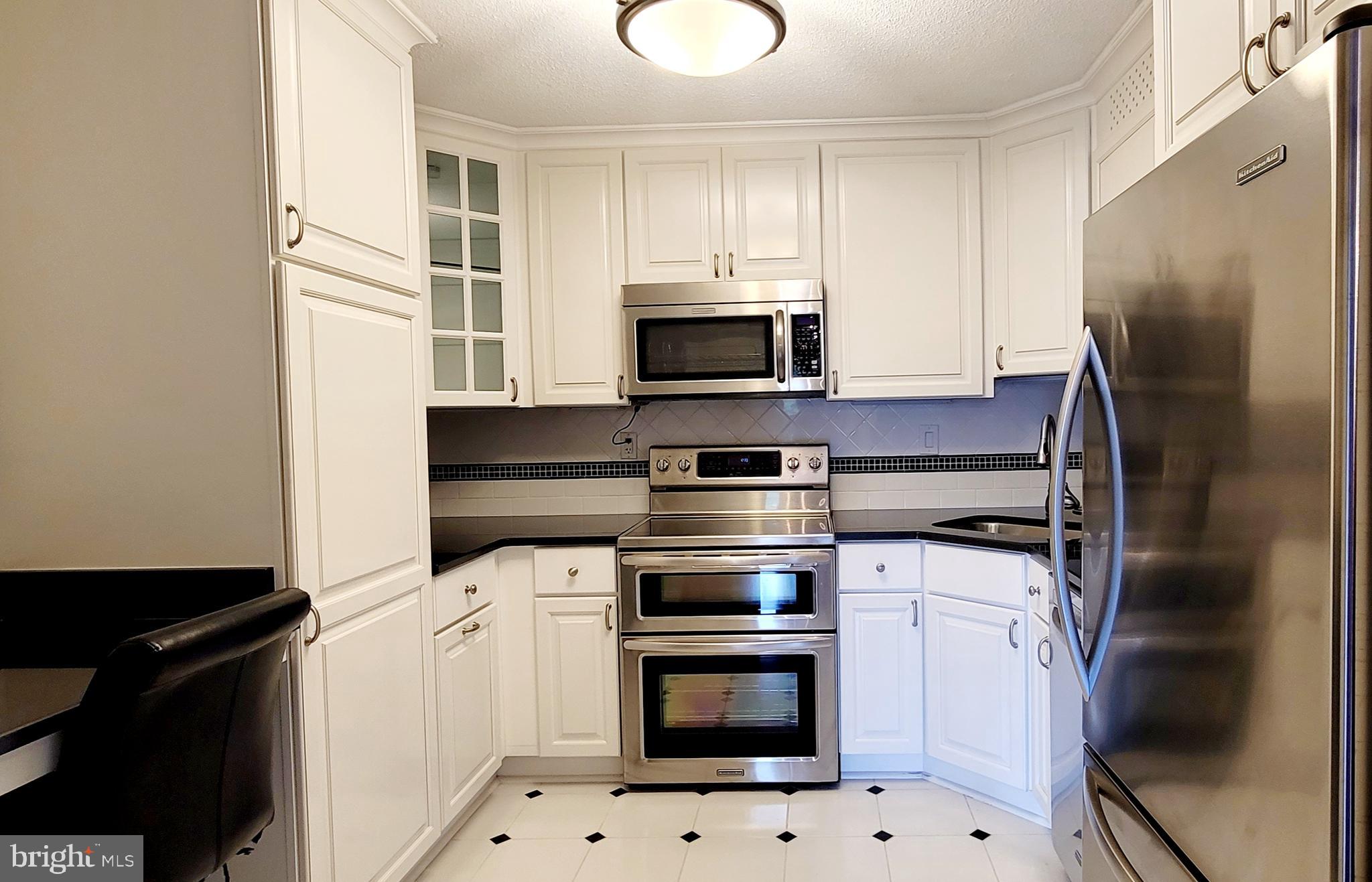 205 YOAKUM PARKWAY 916