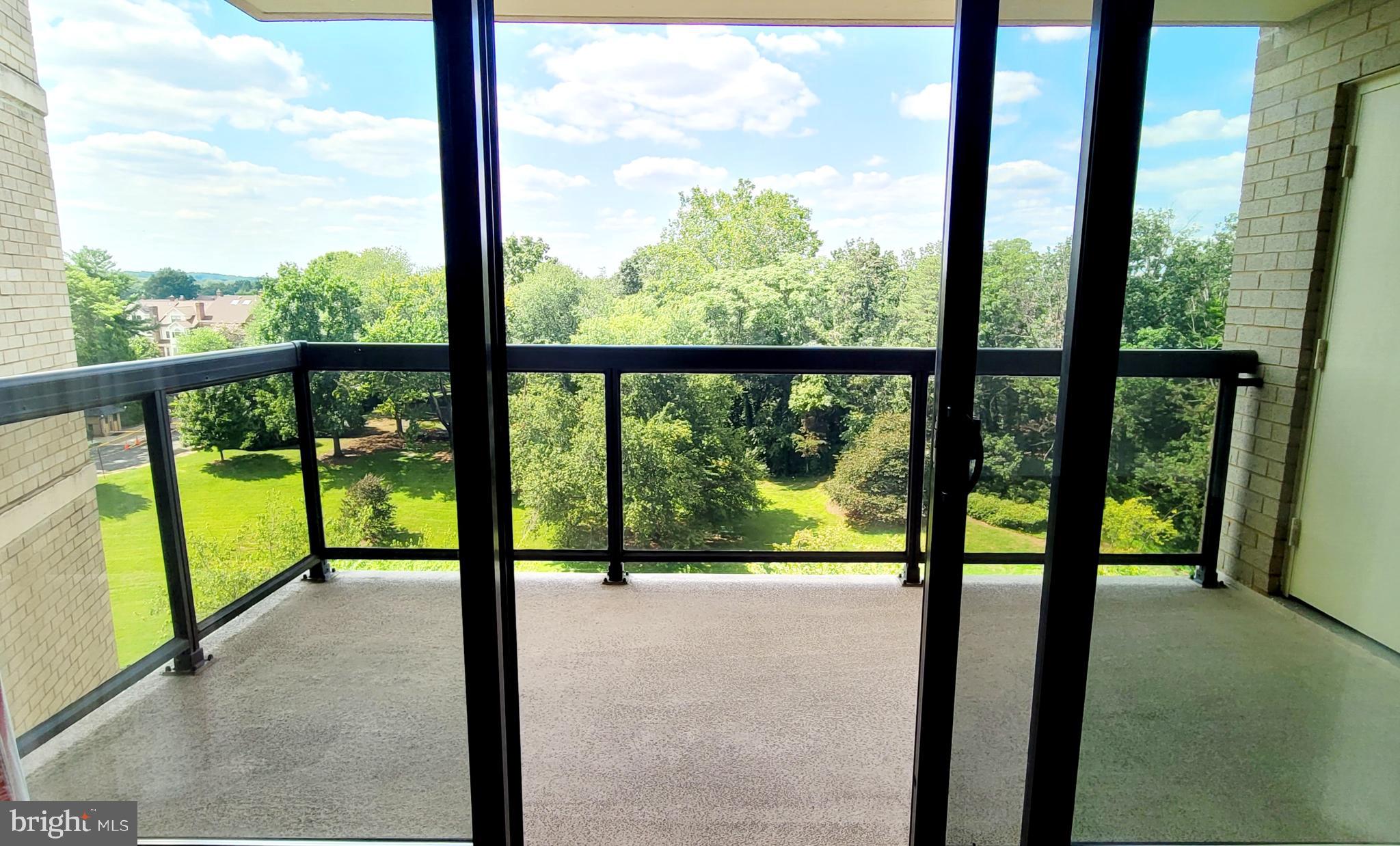 205 YOAKUM PARKWAY 916