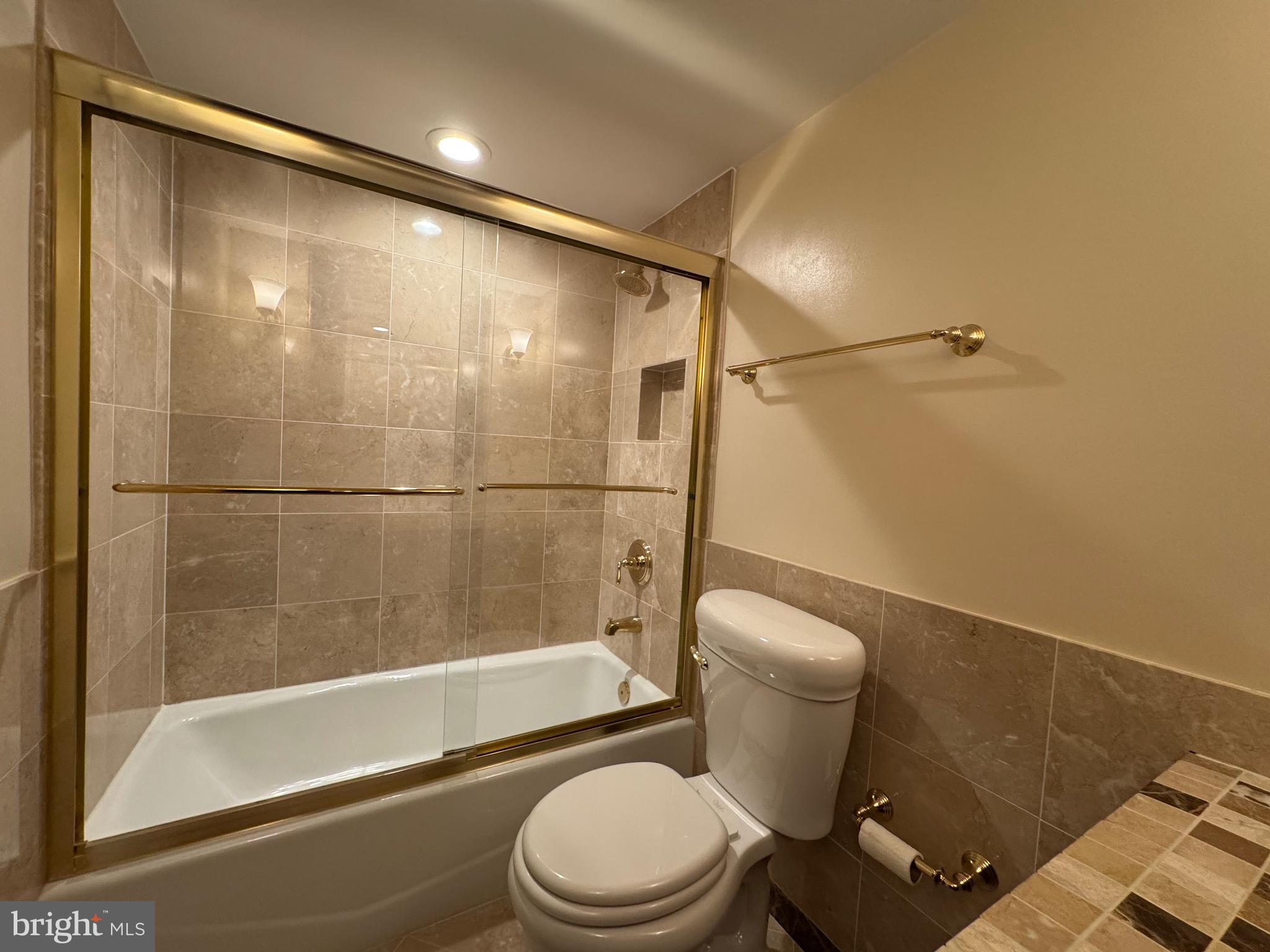 205 YOAKUM PARKWAY 916