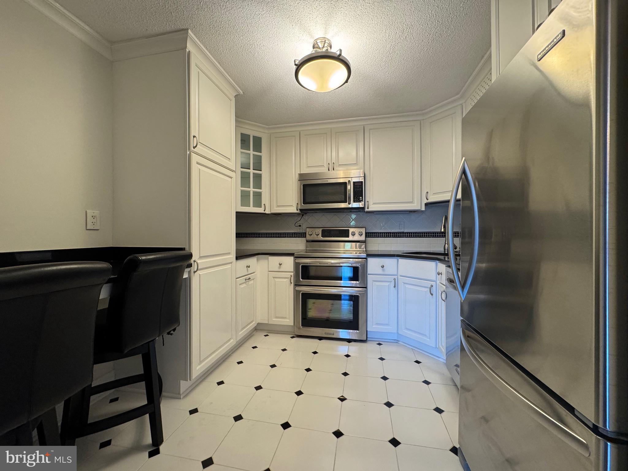 205 YOAKUM PARKWAY 916