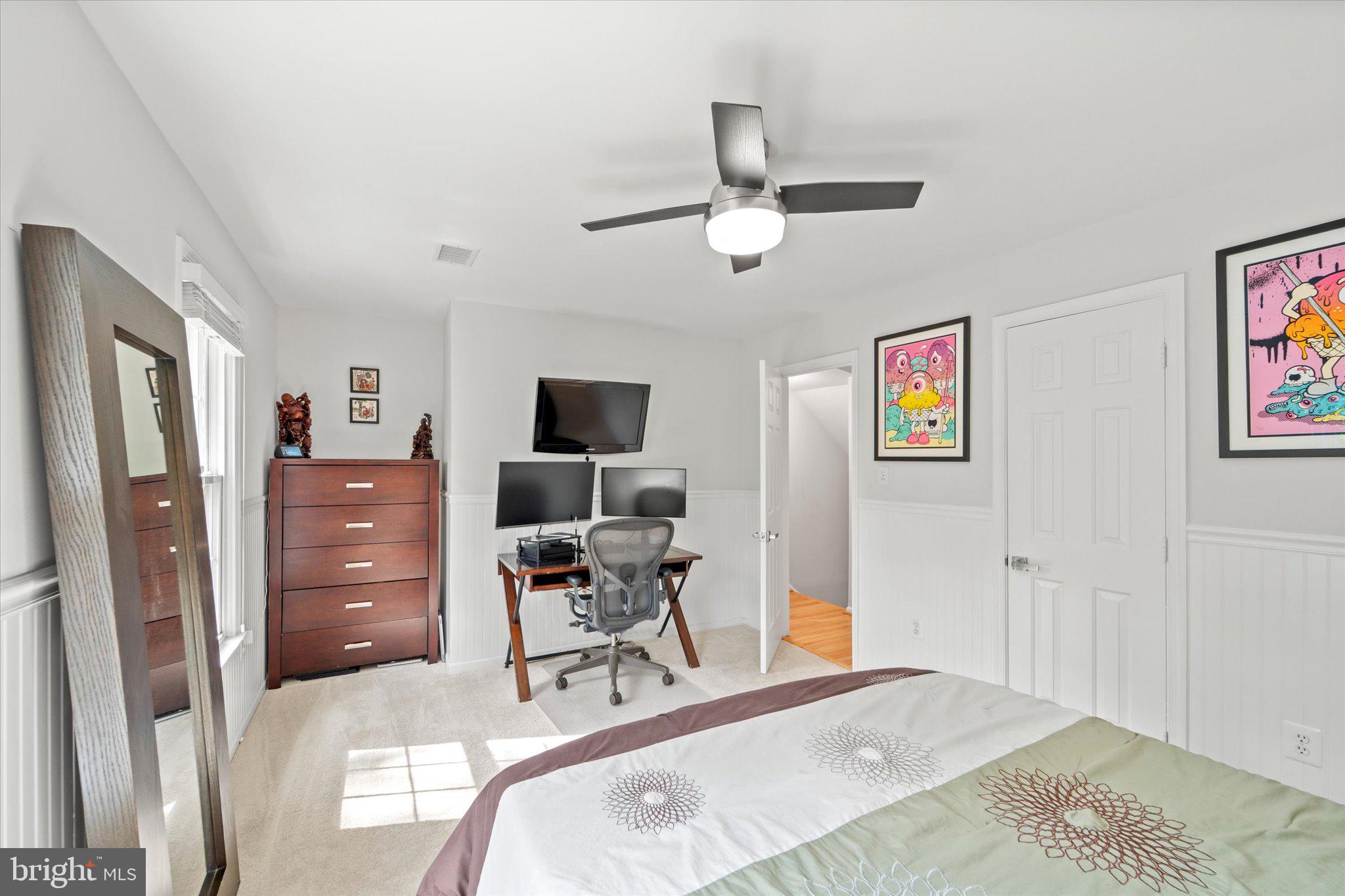 466 W GLEBE ROAD