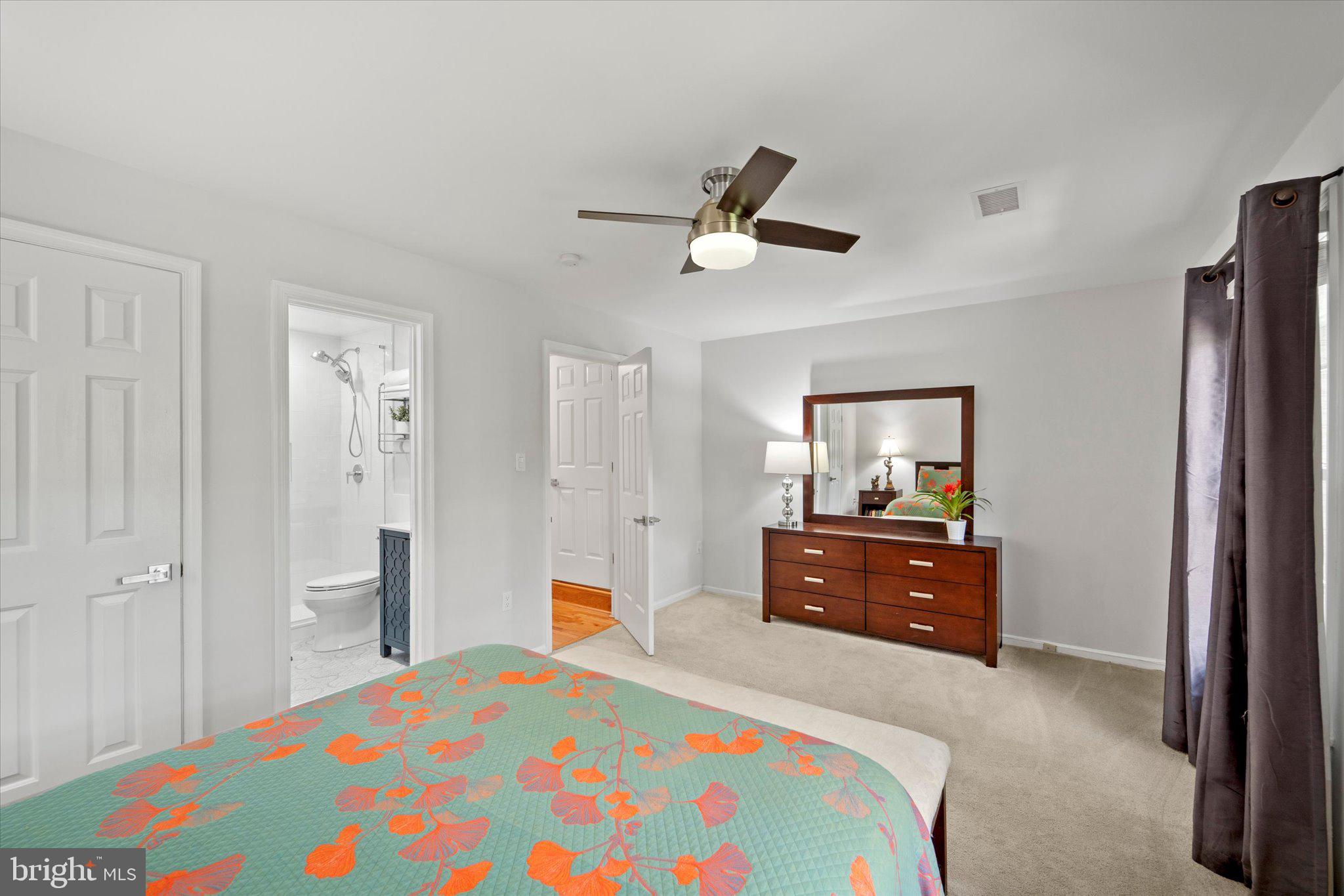 466 W GLEBE ROAD