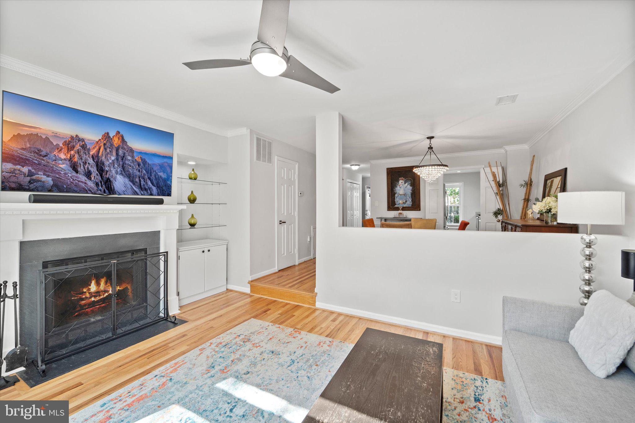 466 W GLEBE ROAD
