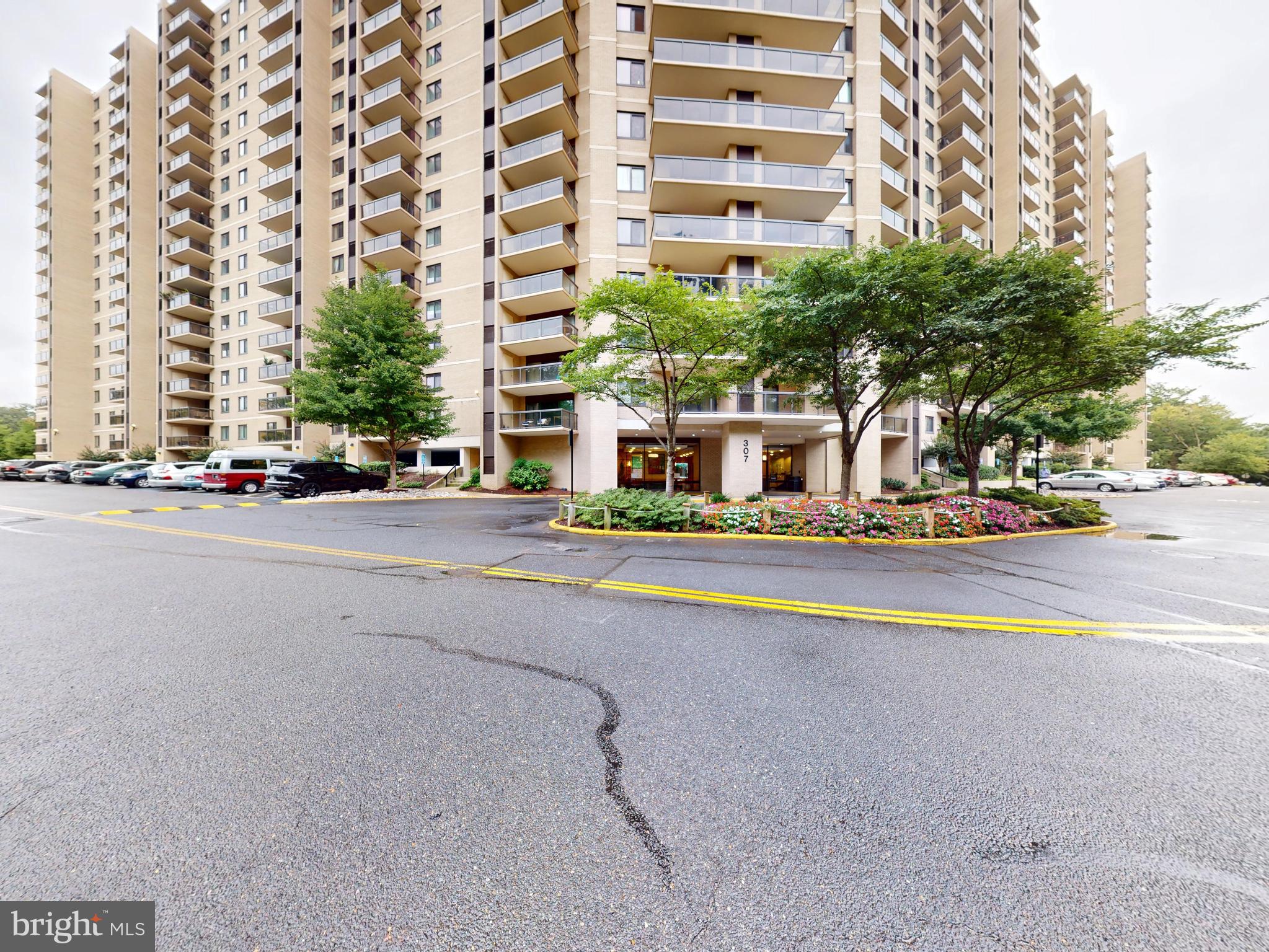 307 YOAKUM PARKWAY 1215