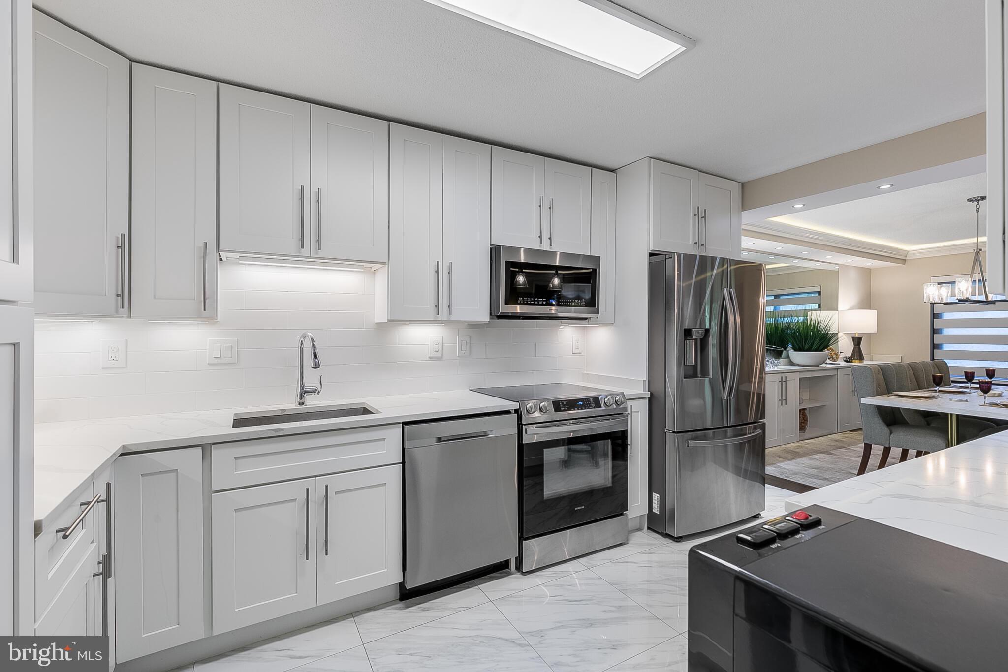 205 YOAKUM PARKWAY 226