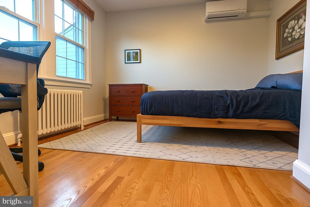11 E LINDEN STREET