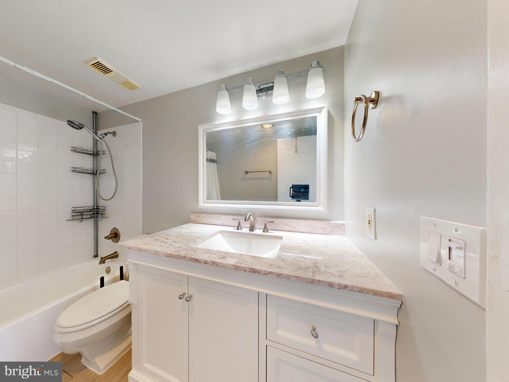 5911 EDSALL ROAD PH02