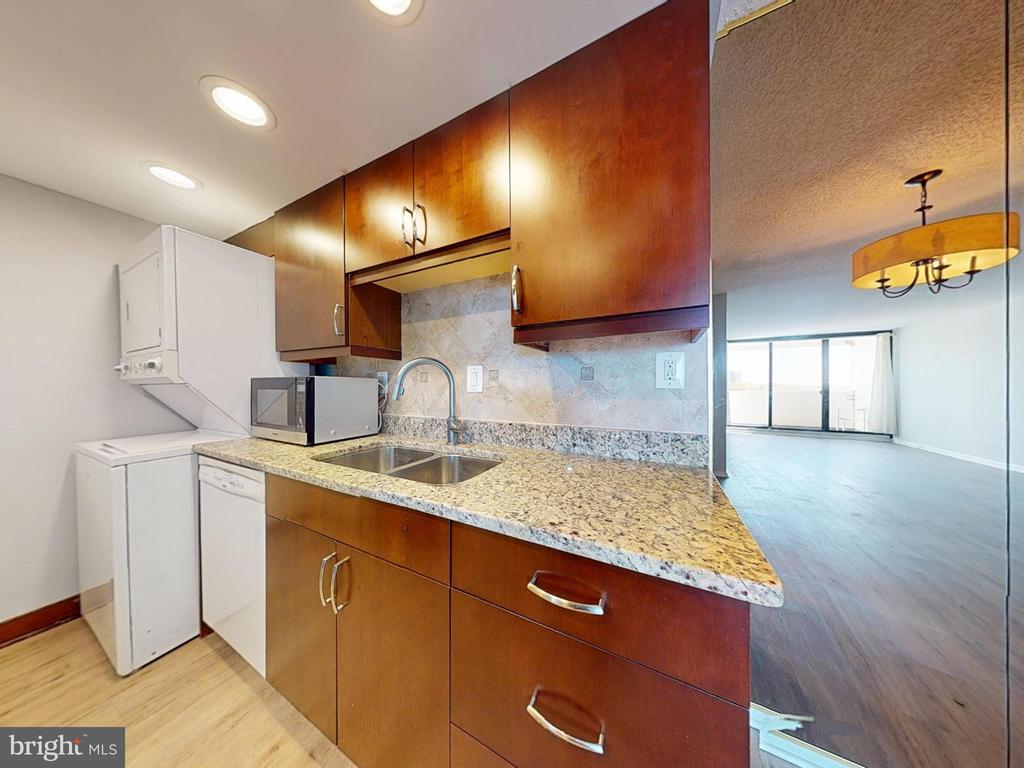 5911 EDSALL RD #PH02,CITY Unit: PH02