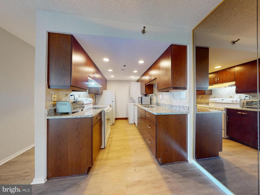 5911 EDSALL RD #PH02,CITY Unit: PH02