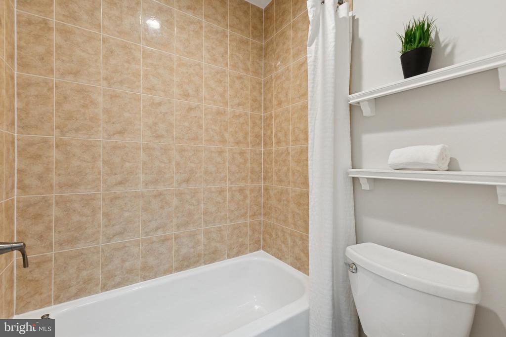5422 WYCKLOW COURT