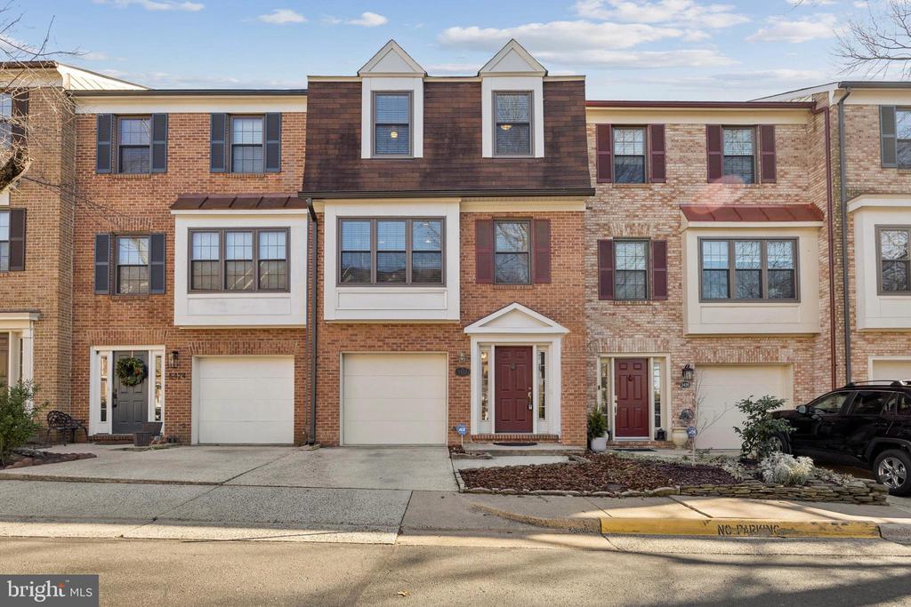 5422 WYCKLOW COURT